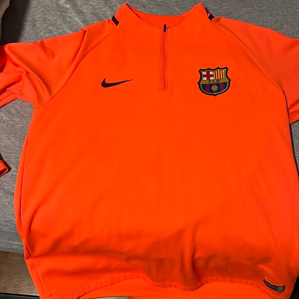 Barcelona Nike half Zip Pullover Dri-fit